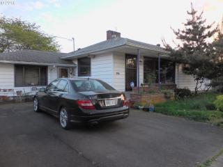 6850 Ramona St, Portland, OR 97206-5965