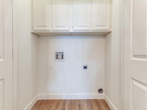 8309 Thornhaven Ct, North Richland Hills TX  76182-8625 exterior