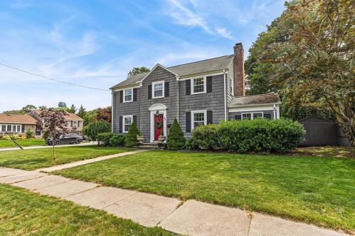 42 Pelham Pkwy, Providence, RI 02911-2915
