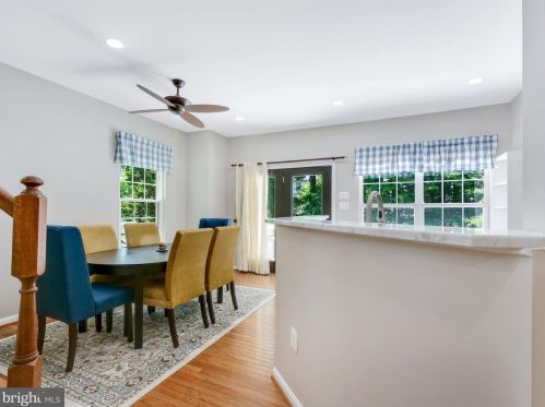 12001 Edgemere Cir, Herndon VA  20190-3256 exterior