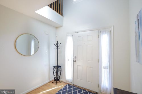 12470 Everest Peak Ln, Woodbridge, VA 22192-6733