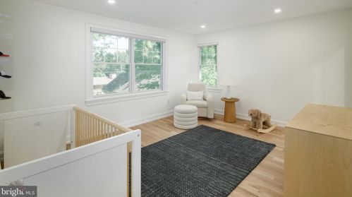 377 Kings Hwy, Tavistock NJ 08033-2004 exterior