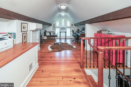 19 Greenhouse Dr, Princeton NJ  08540-4801 exterior