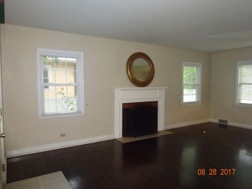 6741 Hohman Ave, Hammond, IN 46324-1447
