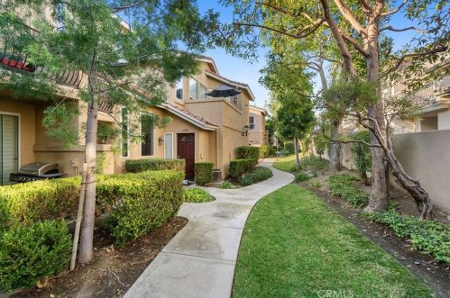 1091 Positano Ave, Anaheim CA  92808-1542 exterior