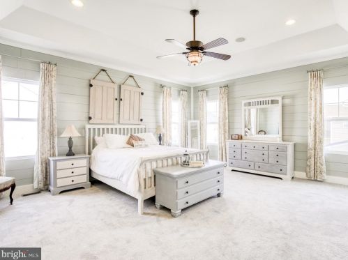 395 Lord Fairfax St, Charles Town WV 25414-2529 exterior