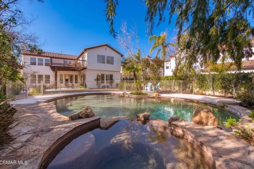 5934 Indian Terrace Dr, Simi Valley CA  93063-5771 exterior