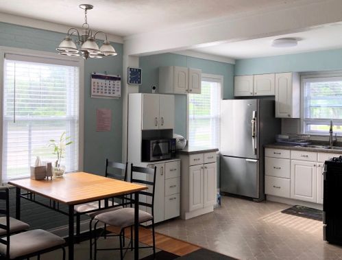 8234 Caldwell Ave, Niles, IL 60714-2601