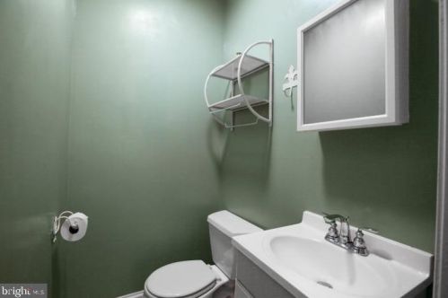 721 Erie Ave, Silver Spring MD 20912-6358 exterior