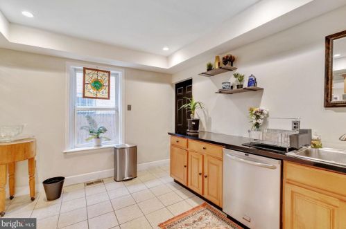 627 16th St, Philadelphia PA  19130-3415 exterior