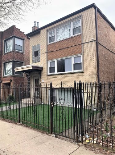 2111 Granville Ave, Chicago, IL 60659-3004