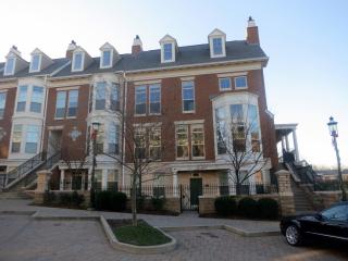 209 Stetson St, Cincinnati OH  45219-2229 exterior