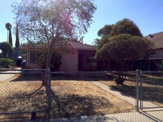288 Diamond St, Fresno, CA 93701-2409