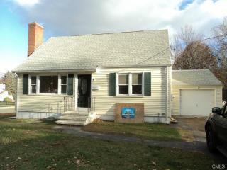157 Meadow St, Milford, CT 06461-2615