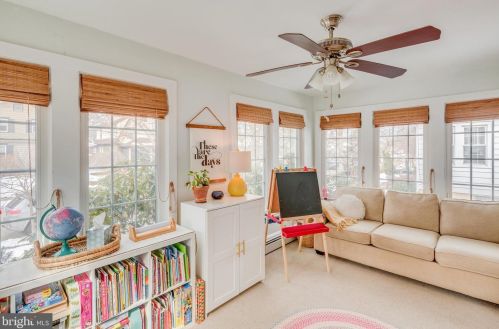 100 Strawbridge Ave, Camden NJ 08108-1806 exterior