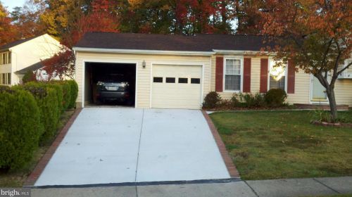 8058 Winding Way Ct, Springfield VA  22153-2430 exterior
