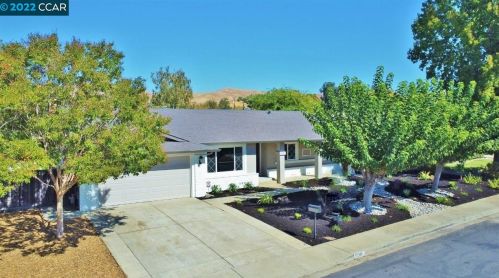 5209 Jomar Dr, Concord CA  94521-2341 exterior