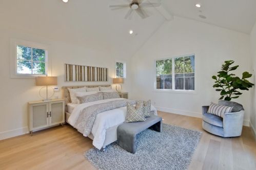 929 Russell Ave, Los Altos CA  94024-5061 exterior