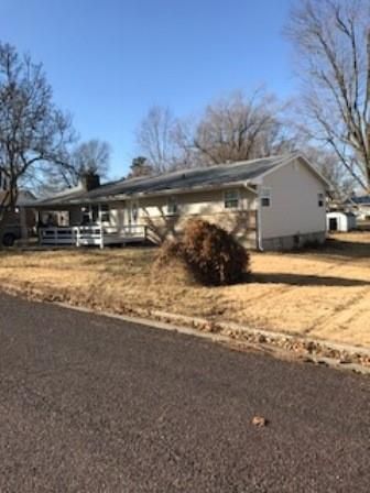 405 Vernon Dr, Eldon, MO 65026-2247