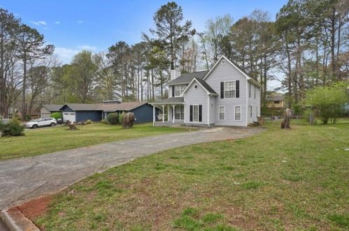 6581 Demere Dr, Morrow, GA 30260-2614