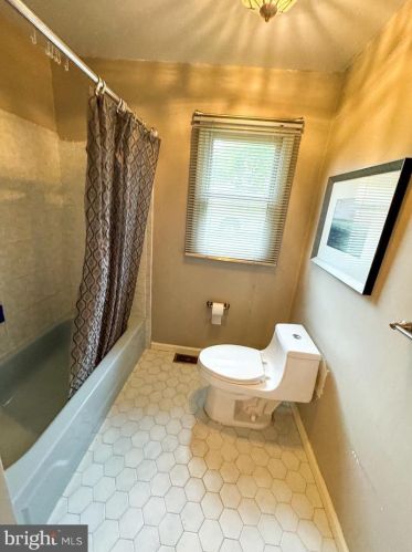 2245 52 St, Philadelphia PA 19131-2312 exterior