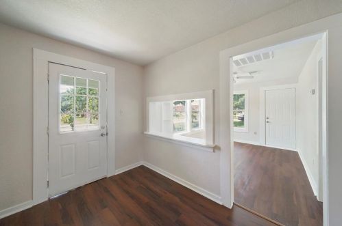 621 H St, Morgans Point, TX 77571-0058