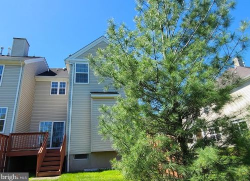 27 Scarlet Oak Dr, Princeton NJ  08540-4610 exterior