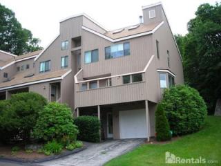 271 Sunwood Dr, Huntington CT  06484-3885 exterior