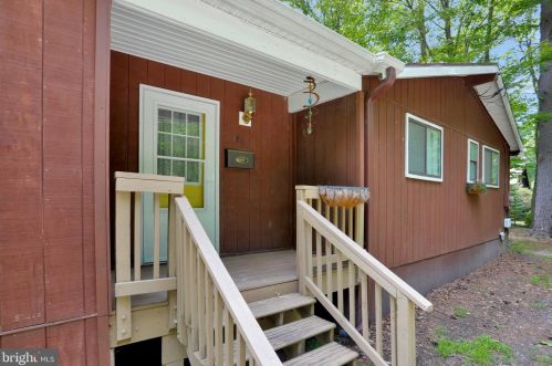 112 Algonquin Trl, Hedgesville WV  25427-5568 exterior