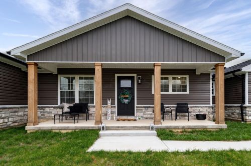2536 Moorefield Rd, Springfield OH  45502-8209 exterior