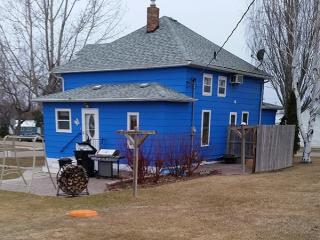 201 1st St, Temvik, ND 58552-7141