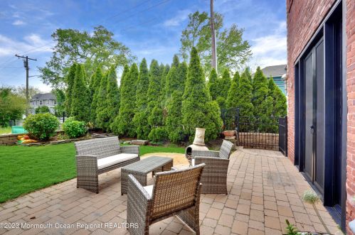 1034 2nd Ave, Tinton Falls NJ  07712-5834 exterior