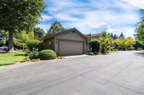 2 Pebblewood Pines Dr, Chico, CA 95926-7232