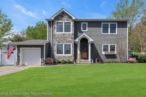 26 Coral Dr, Hazlet, NJ 07730-1010