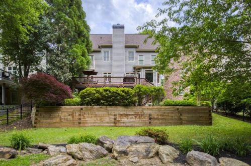 2527 Brookline Cir, Atlanta GA  30319-3690 exterior