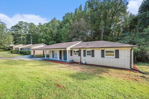 4776 Apache Trl, Atlanta GA  30331-7002 exterior