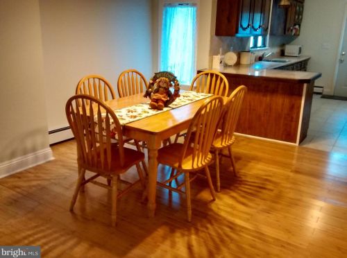 12 8th St, Primrose, PA 17901-3032