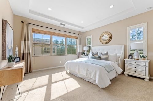 78 Rembrandt, Irvine CA  92620-7314 exterior