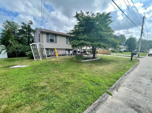 35 Truman St, Providence, RI 02919-2528