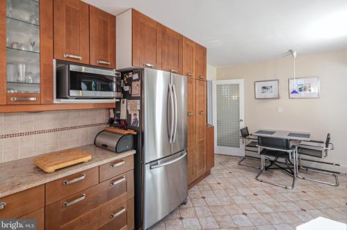 151 Snowden Ln, Princeton NJ 08540-3917 exterior