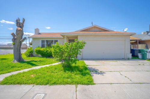 703 Skylark Ave, Los Banos, CA 93635-3014