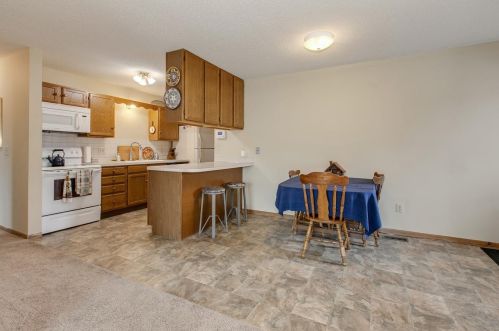 2463 Grenadier Ave, Saint Paul MN  55128-4319 exterior