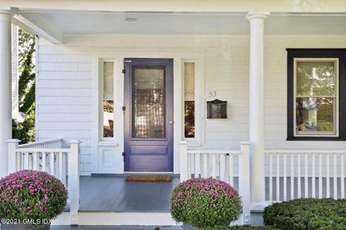 53 Ridge St, Greenwich CT  06830-6305 exterior