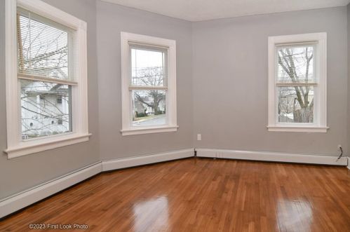 15 Applegate Ln, Providence, RI 02905-1513