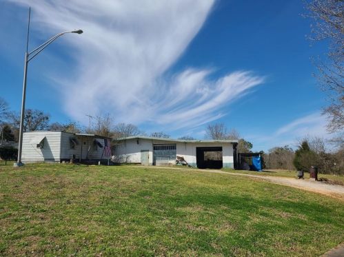 1821 New, Conyers GA  30012-3740 exterior