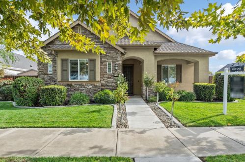 1740 Cornerstone Dr, Ripon, CA 95366-9493