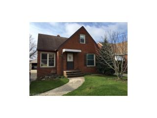 6011 Pelham Dr, Cleveland, OH 44129-4637