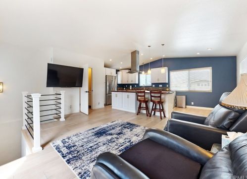 381 Island St, Morro Bay, CA 93442-1301