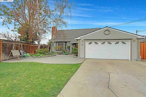7233 Dumas Pl, Newark, CA 94560-2355