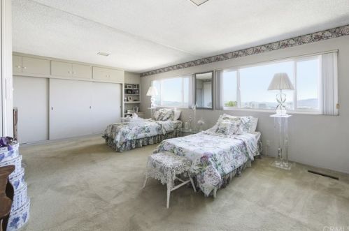 1660 Cielito Dr, Glendale CA  91207-1022 exterior